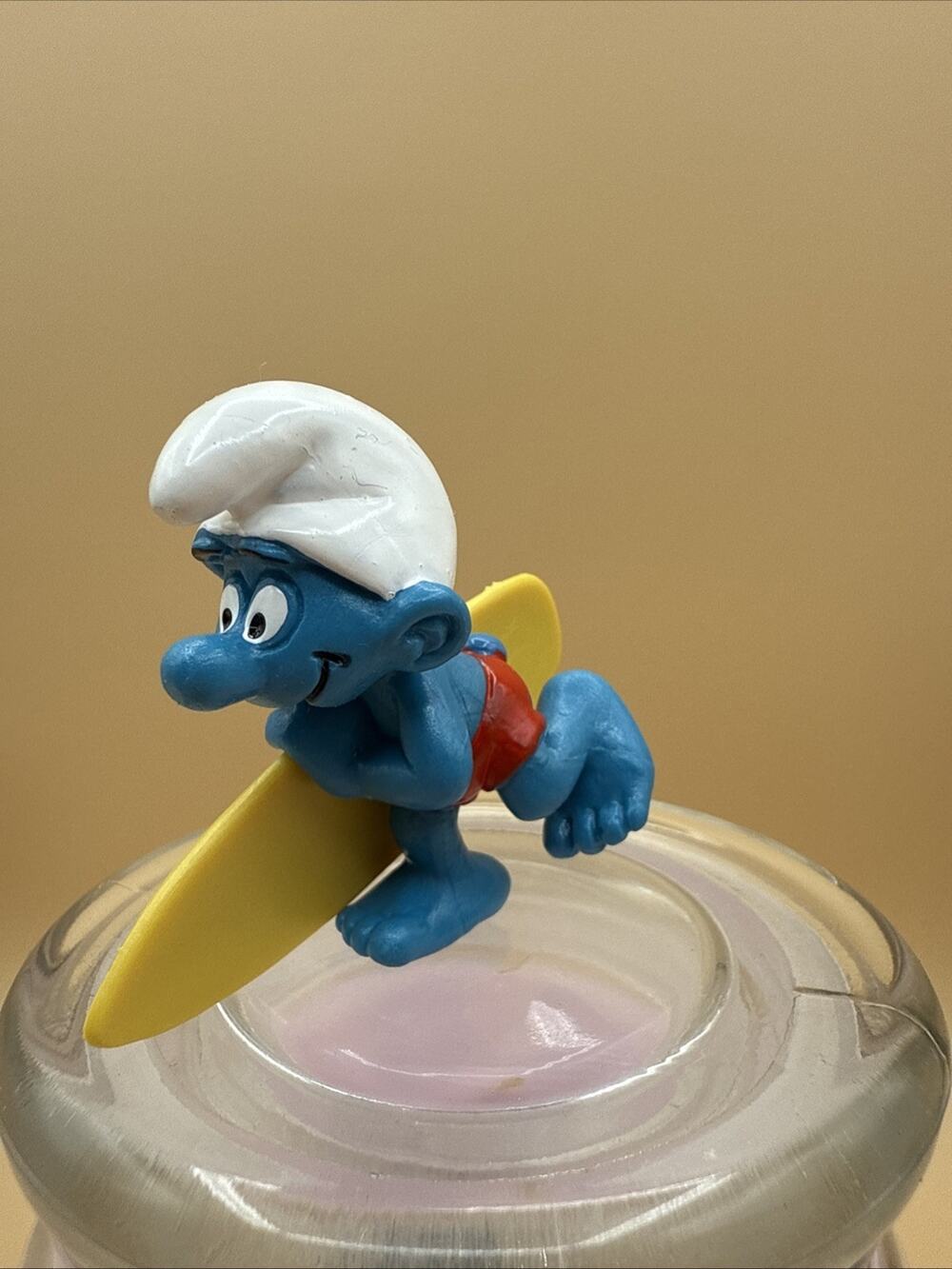 Surfer Smurf With yellow board 20137 Figure Vintage Schleich Peyo 1981